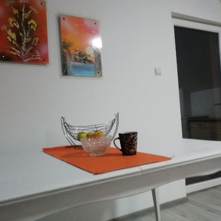 Apartman Salus 图兹拉 外观 照片